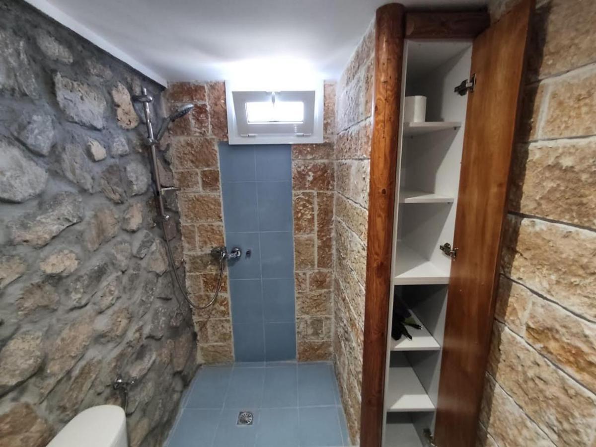 Woodstone Studios & Apartments Santorini Pyrgos Kallistis Ngoại thất bức ảnh