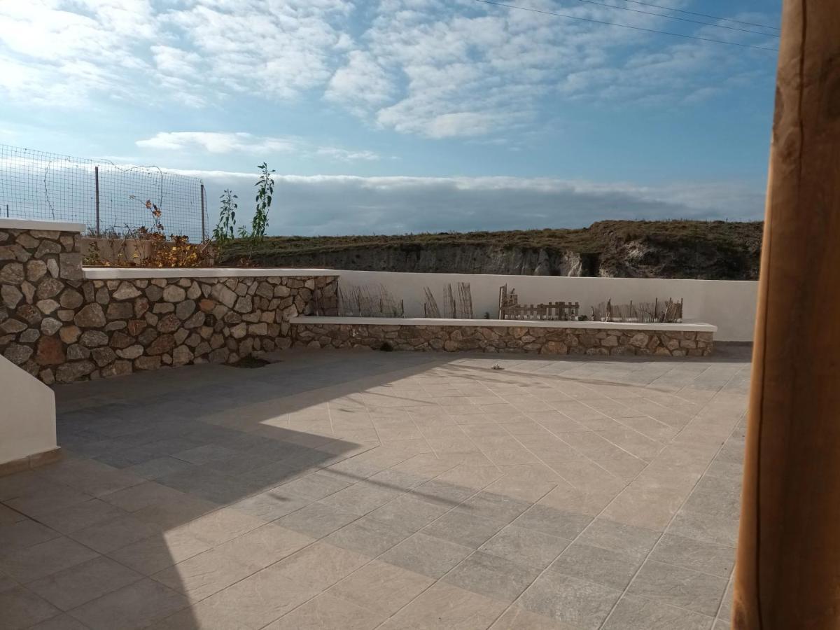 Woodstone Studios & Apartments Santorini Pyrgos Kallistis Ngoại thất bức ảnh